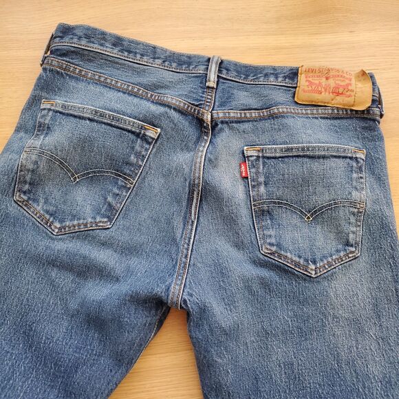 Men's Levi's 501 Distressed Blue Jeans - Picture 5 of 8